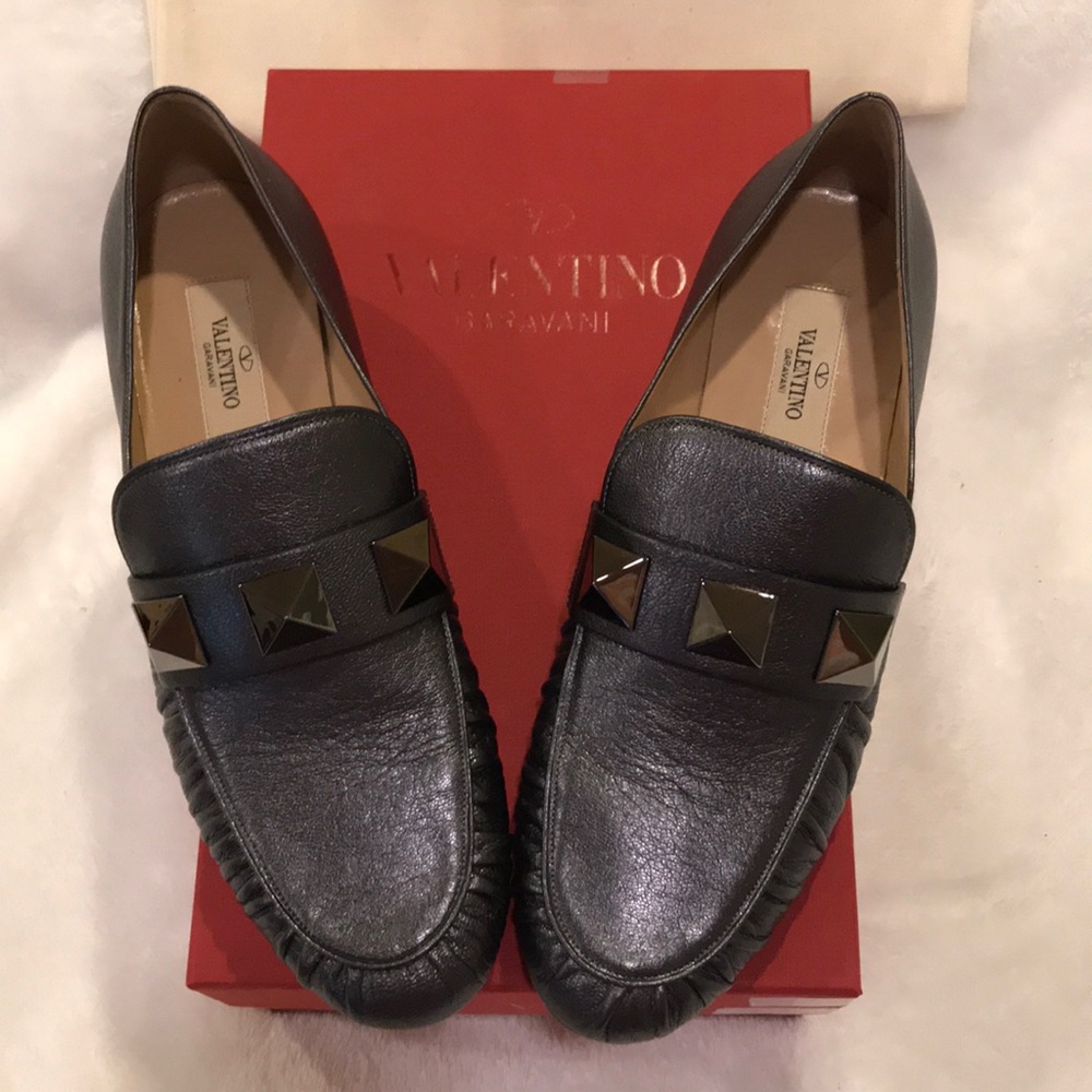 Valentino Garavani Rockstud loafer size 9